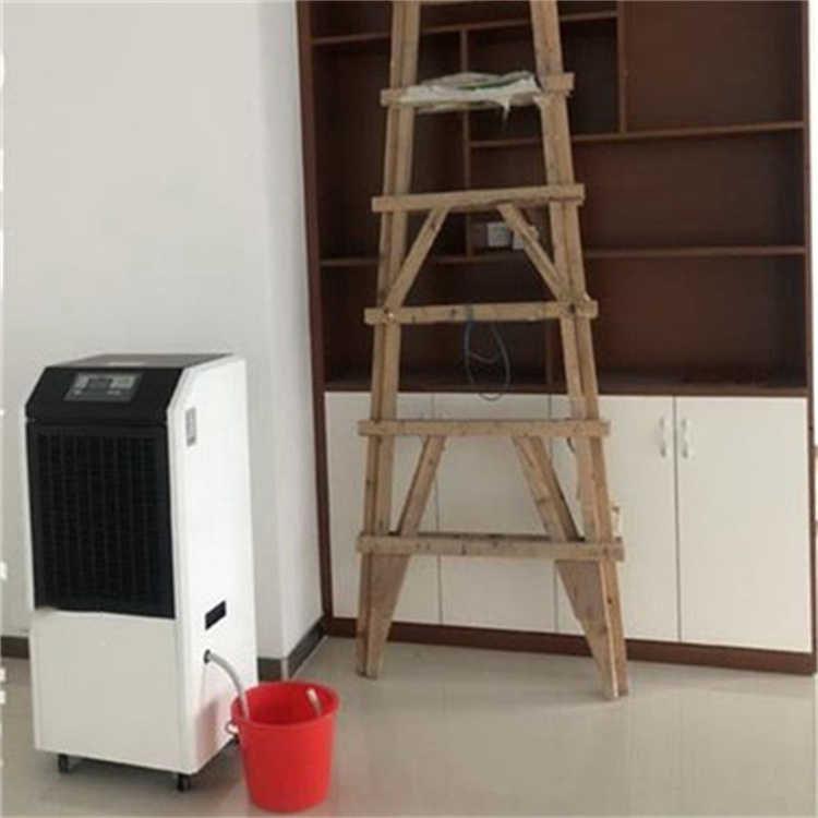 專業(yè)地下車庫除濕機，防止返潮結(jié)露，保持干燥舒適環(huán)境