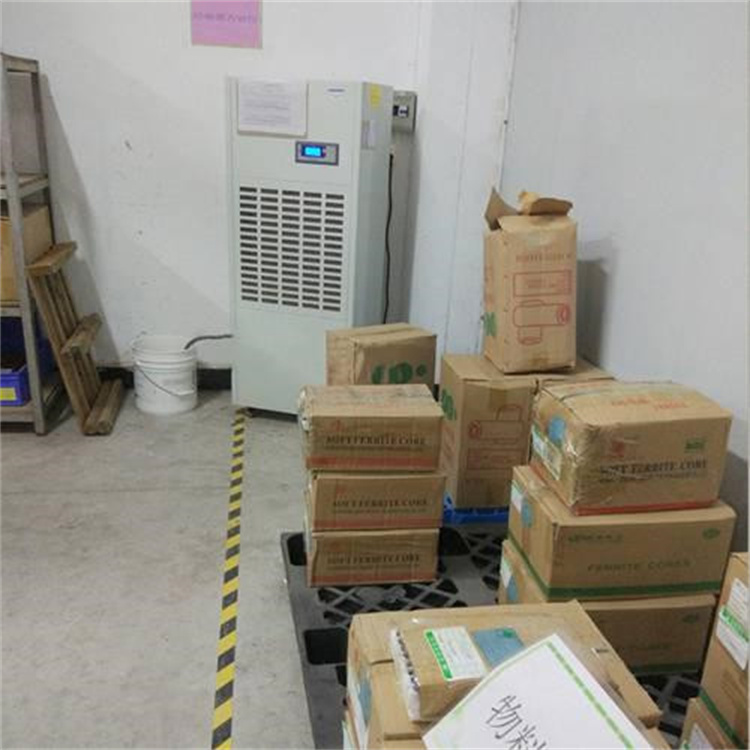 崇左雨季除濕怎了么解決？配置杭州井泉環保科技有限公司生產的杭井牌：HJ-890H 220V／50Hz 除濕量90升／天工業除濕機來除濕