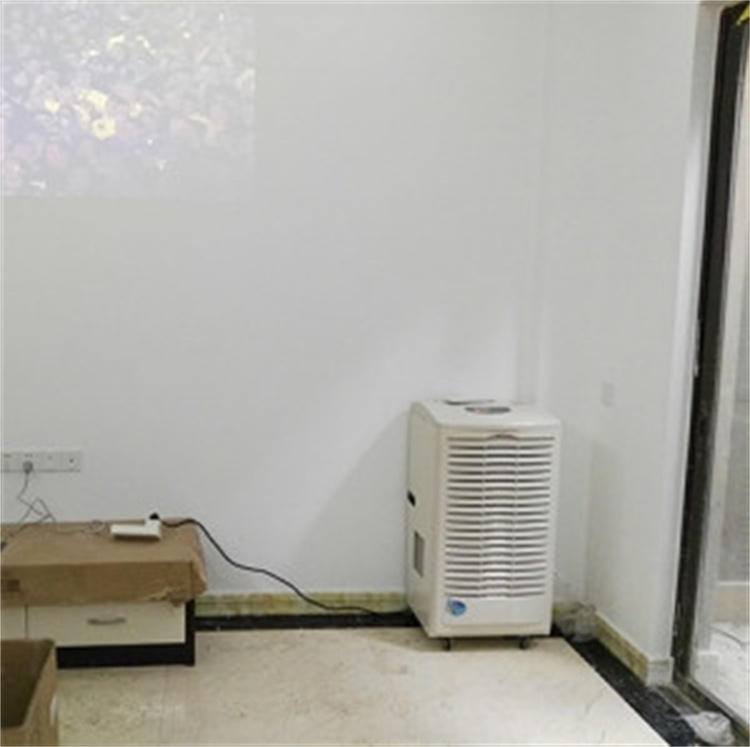 承德連雨天太潮濕如何解決？采用杭州井泉環保科技有限公司生產的杭井牌：CFZ-12／S 380V／50Hz 除濕量12kg／h工業除濕機來除濕